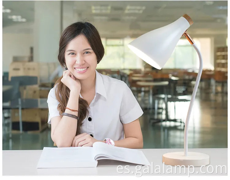Lámpara de escritorio de protección ocular LED para estudiantes y profesionales